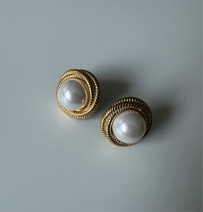 PEARL WHITE
