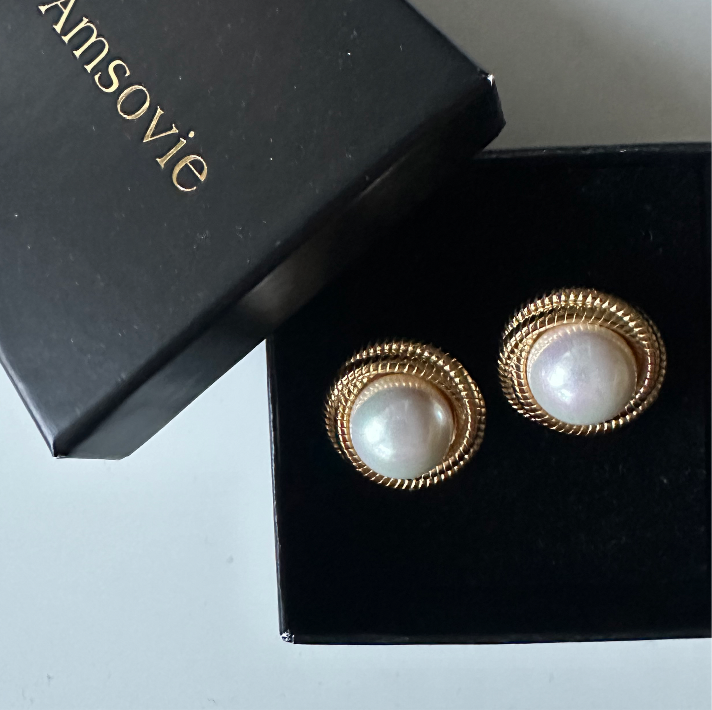 PEARL WHITE